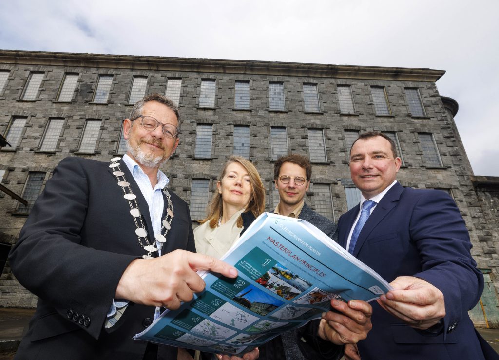 REPRO FREE Exciting plans for first phase of Cleeves Riverside Quarter unveiled at public consultation Plans for the first phase of the much-anticipated regeneration of the transformational 4.3hectare Cleeves Riverside Quarter site Limerick city centre site have been unveiled to the public. The Cleeves Riverside Quarter (CRQ) first phase ‘Residential and Public Realm Project’ development is on track for plans to be submitted for planning in September of this year. This first phase amounts to the largest city centre residential planning application for some time in Limerick and, together with two subsequent phases, will see the development of one of the most important investments for Limerick in the first half of the 21st century. Pictured L-R Mayor of Limerick John Moran, Karen McEvoy, Founding Director, Bucholz McEvoy Architects, George Wilson, Partner at Feilden Clegg Bradley Studios and James Collins, Interim Chair of Limerick Twenty Thirty. Pic Arthur Ellis